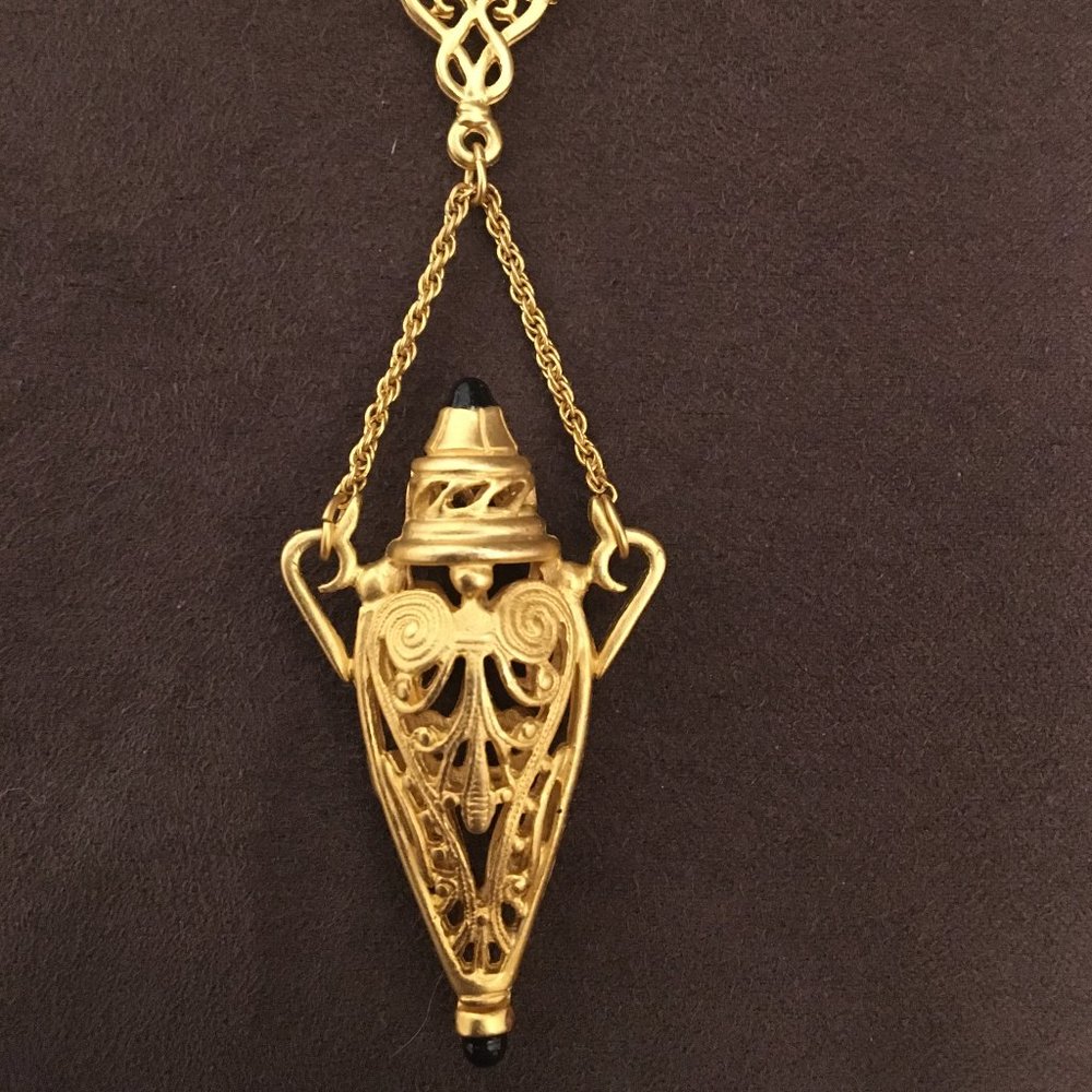 Vintage Pendant &  Necklace Urn Ornate Open Work Gold Women's Jewelry 1980's - Picture 8 of 10
